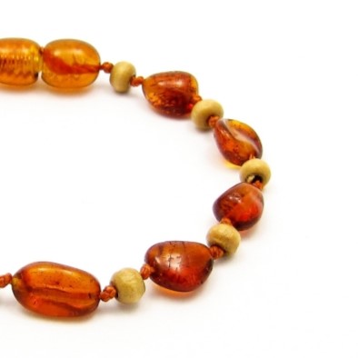 Amber Teething Bracelet – Cognac Polished Bean Wood